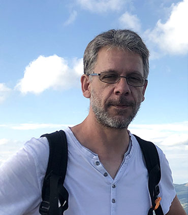 Dr. Dominique Arnaud